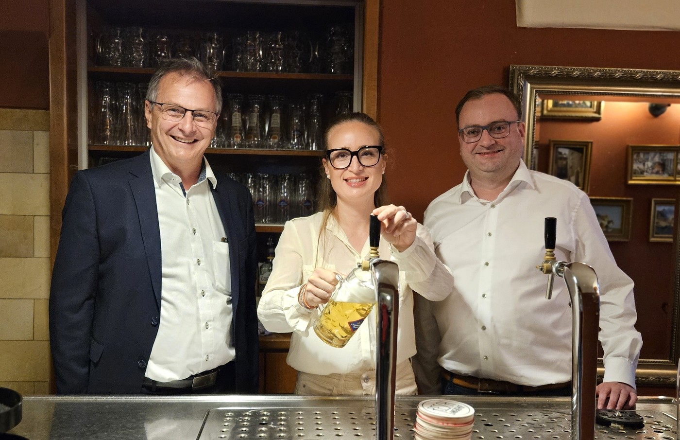 Foto (Stefanie Starke): (v. l.) B�rgermeistersprecher Stephan Dorn, Veranstalterin Marlies Resch und MdL Stefan Meyer.