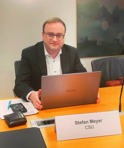 Foto (Abgeordnetenbro Passau): MdL Stefan Meyer