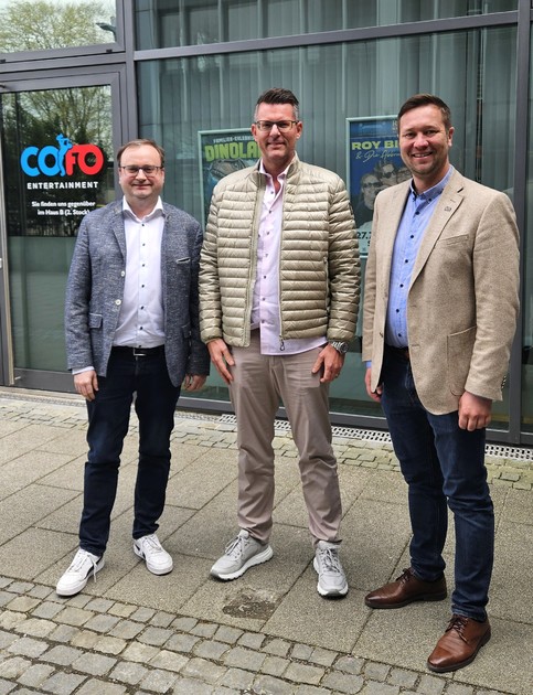 Foto (Stefanie Starke): (v. l.) MdL Stefan Meyer, Veranstalter Oliver Forster und MdL Josef Heisl.