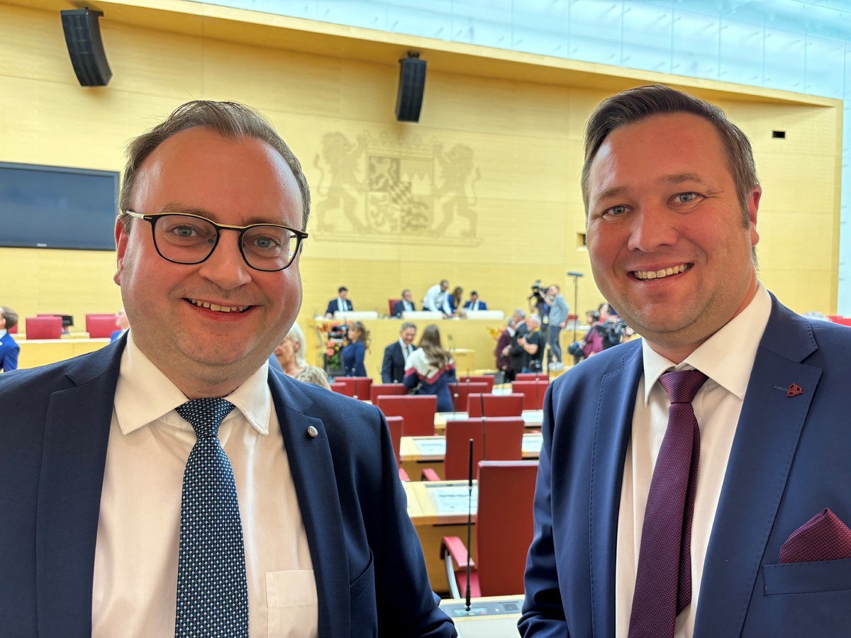 Foto (Abgeordnetenbro Passau): (v. l.) MdL Stefan Meyer und MdL Josef Heisl.