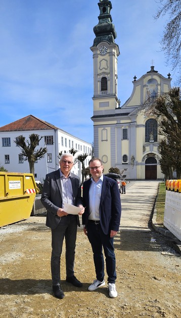 Foto (Stefanie Starke): Brgermeister Manfred Hammer (l.) und MdL Stefan Meyer.