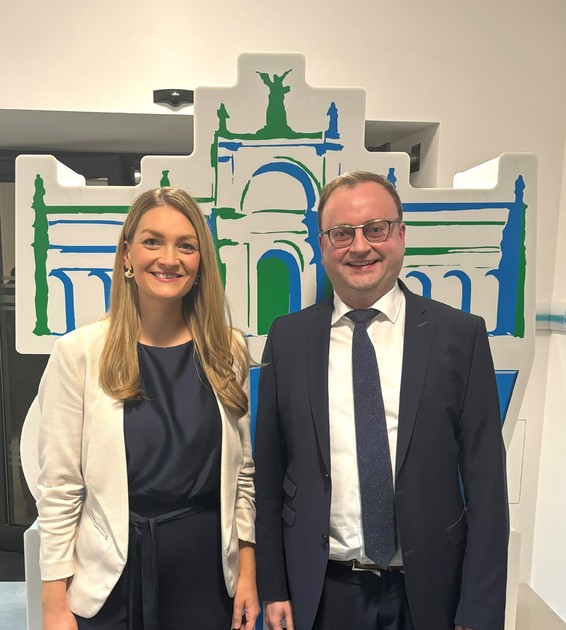 Foto (privat): (v. l.) Gesundheitsministerin Judith Gerlach und MdL Stefan Meyer.